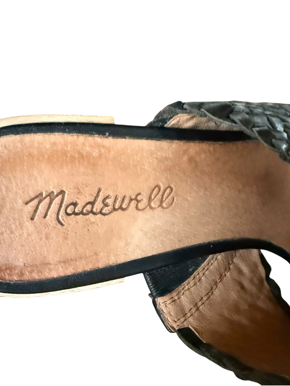 Madewell The Kiera Mule Sandal in Woven Leather black size 8
Style No. AM223 - Picture 10 of 12